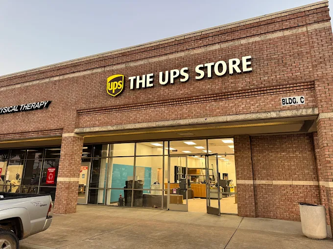 UPS Storefront Image